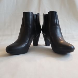 Easy Spirit Black Bootie 6.5 Pamela